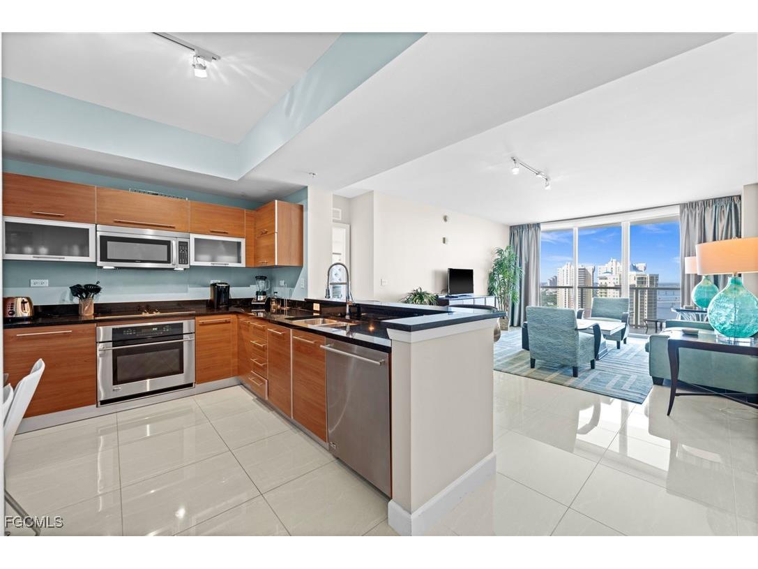 3000 Oasis Grand Boulevard #2402 Fort Myers FL 33916 2025008275 image17