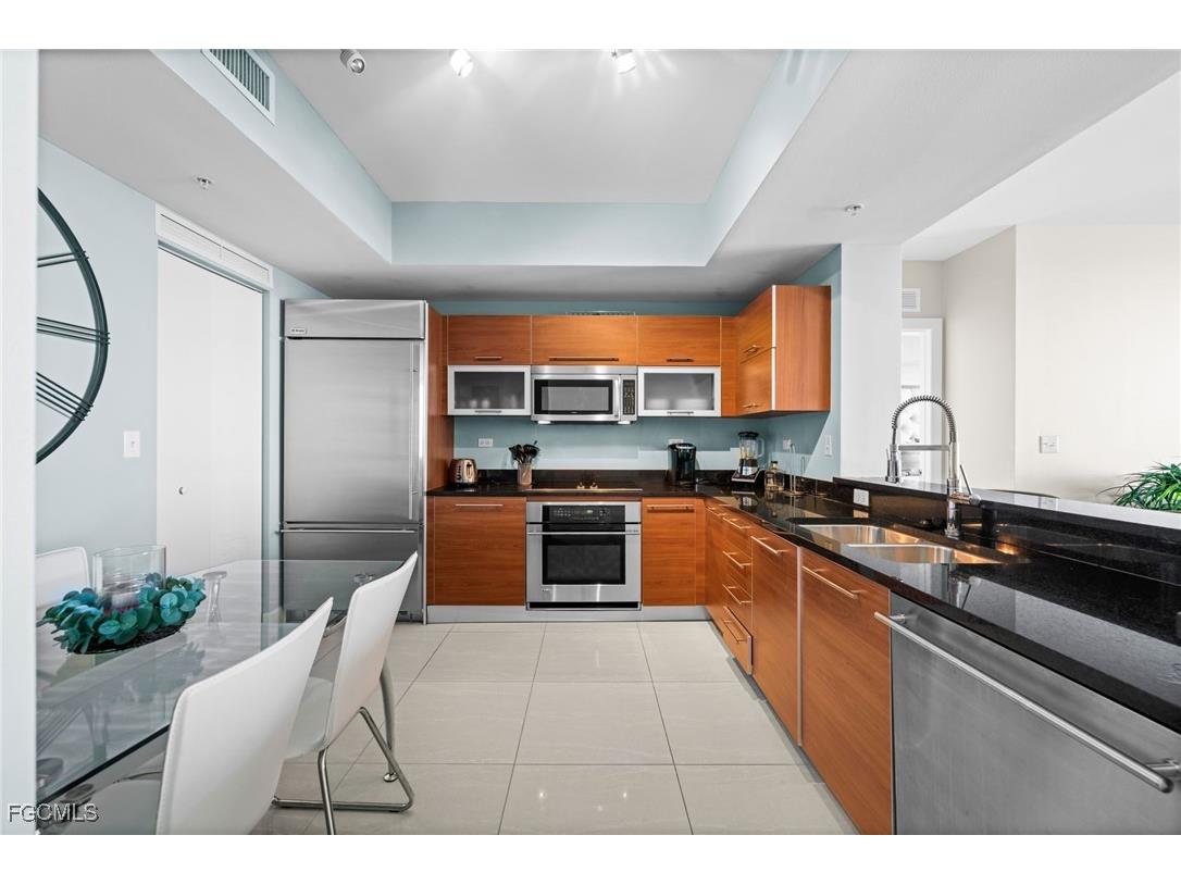 3000 Oasis Grand Boulevard #2402 Fort Myers FL 33916 2025008275 image19