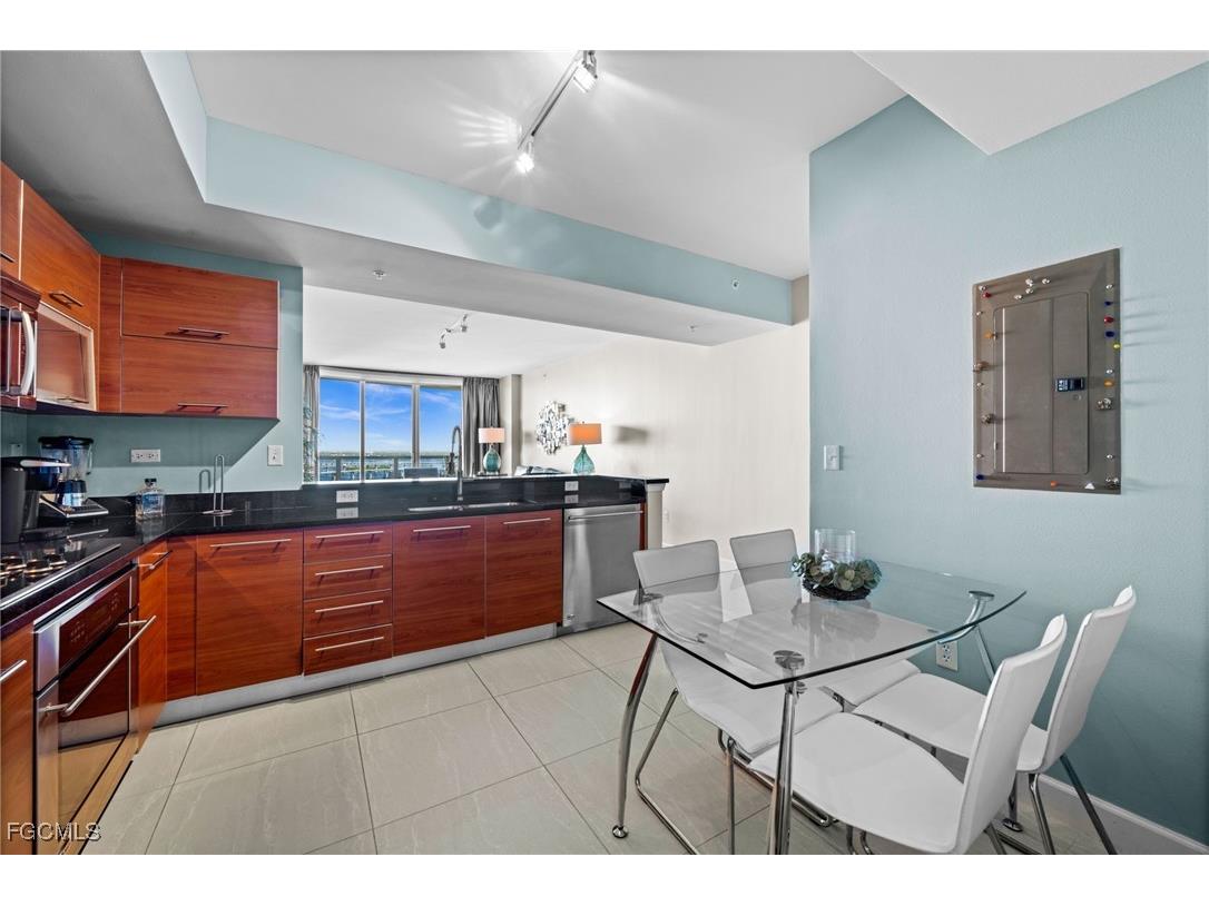 3000 Oasis Grand Boulevard #2402 Fort Myers FL 33916 2025008275 image20