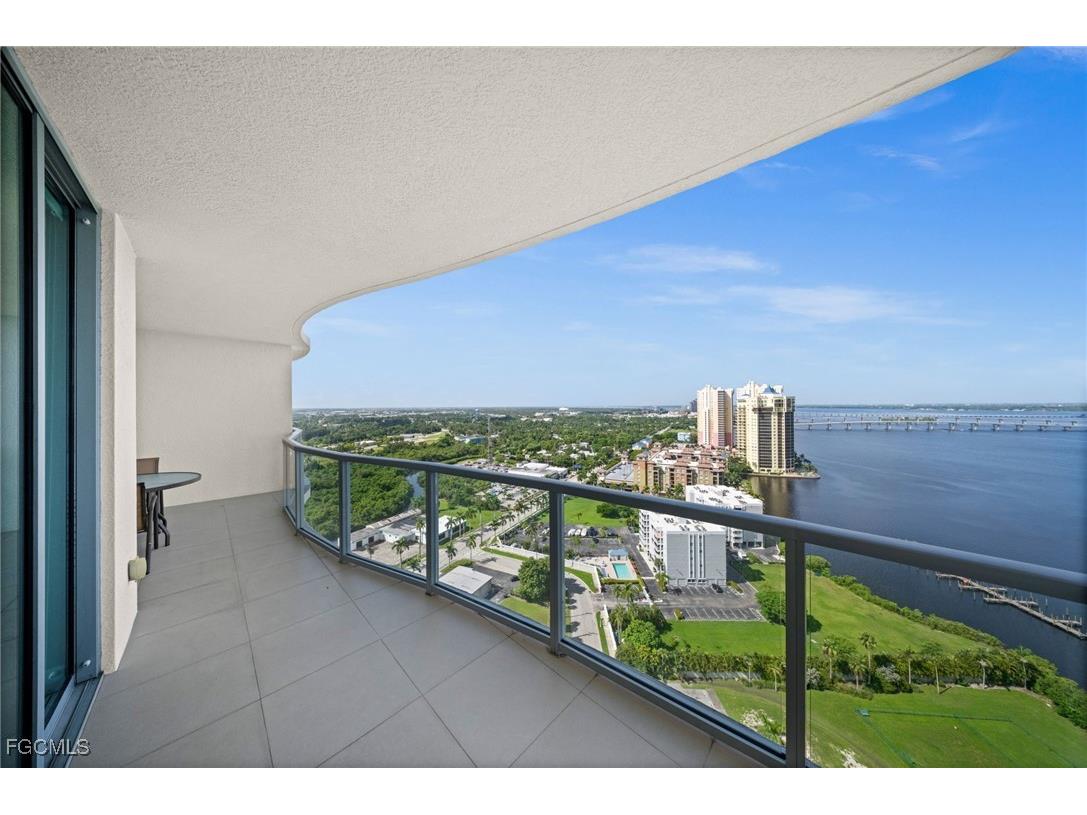 3000 Oasis Grand Boulevard #2402 Fort Myers FL 33916 2025008275 image32
