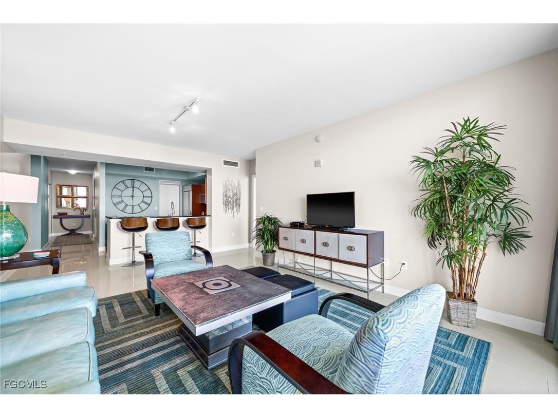 3000 Oasis Grand Boulevard #2402 Fort Myers FL 33916 2025008275 image9