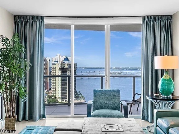 3000 Oasis Grand Boulevard #2402 Fort Myers FL 33916 2026018193 image1