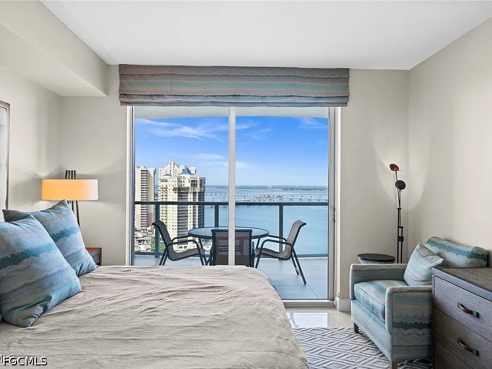3000 Oasis Grand Boulevard #2402 Fort Myers FL 33916 2026018193 image10