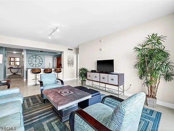 3000 Oasis Grand Boulevard #2402 Fort Myers FL 33916 2026018193 image3