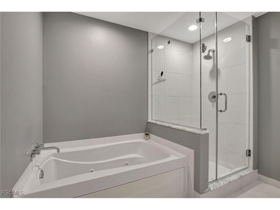 3000 Oasis Grand Boulevard #2405 Fort Myers FL 33916 2025007550 image14