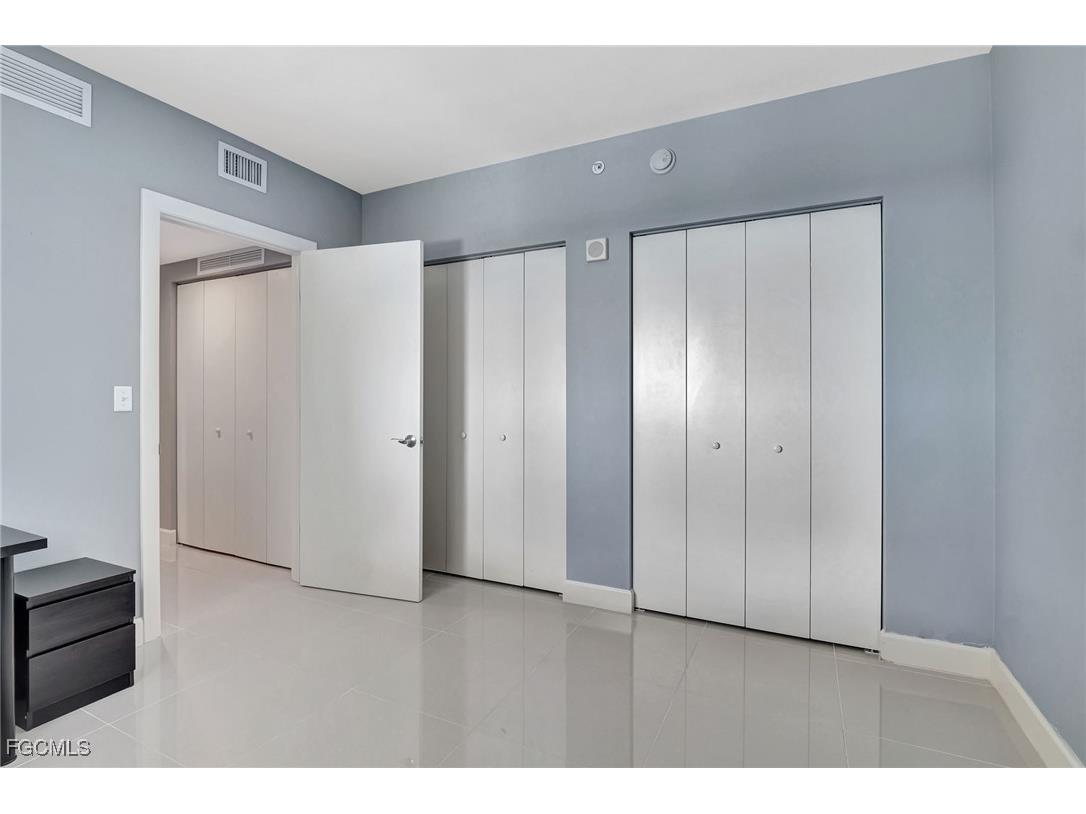 3000 Oasis Grand Boulevard #2405 Fort Myers FL 33916 2025007550 image16