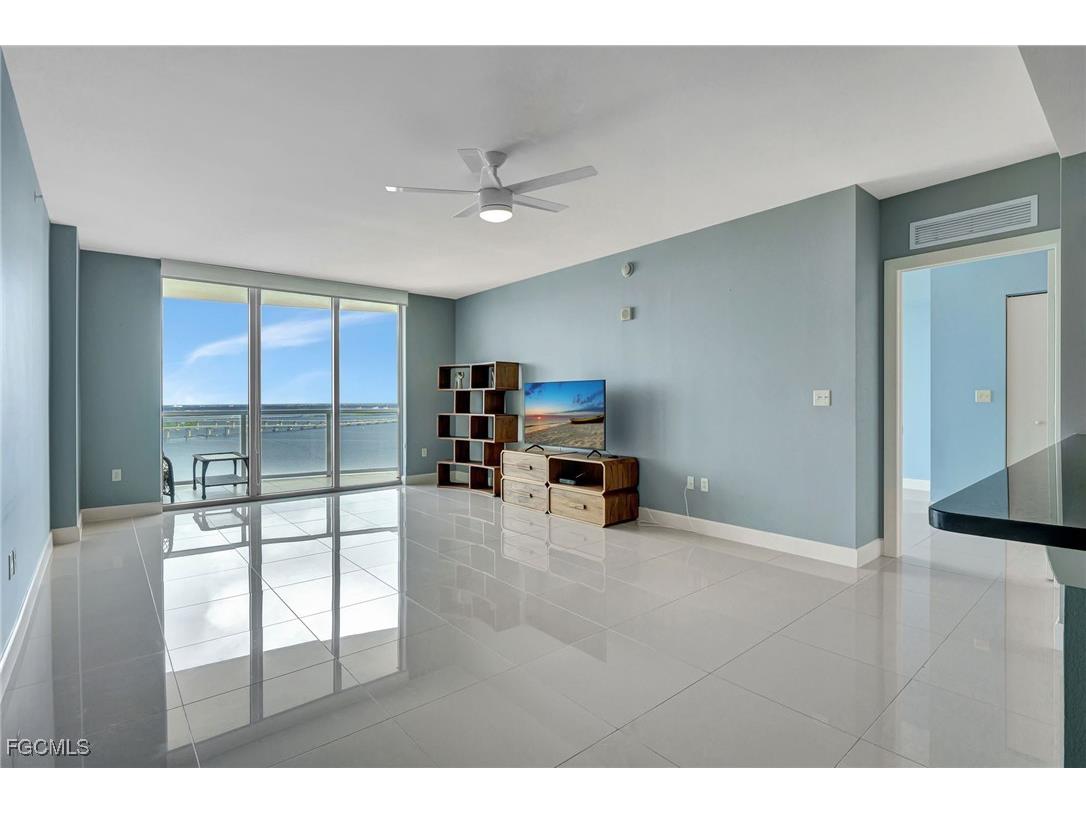 3000 Oasis Grand Boulevard #2405 Fort Myers FL 33916 2025007550 image23
