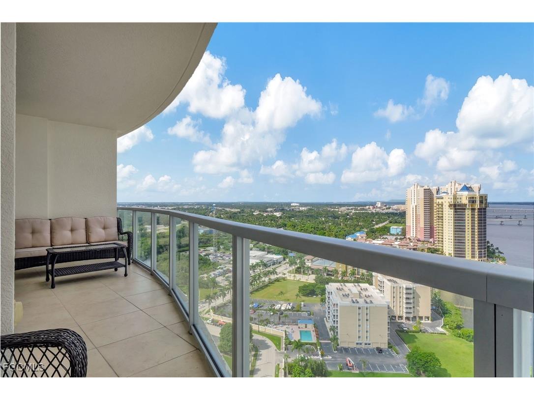 3000 Oasis Grand Boulevard #2405 Fort Myers FL 33916 2025007550 image3