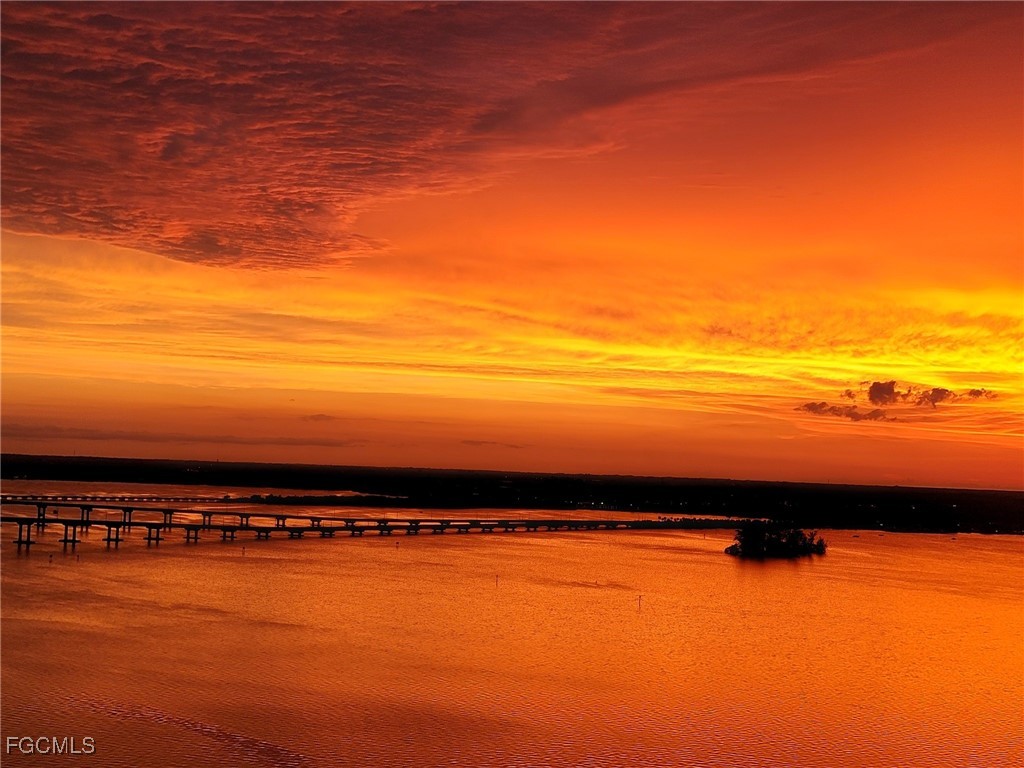 3000 Oasis Grand Boulevard #2405 Fort Myers FL 33916 2025007550 image4