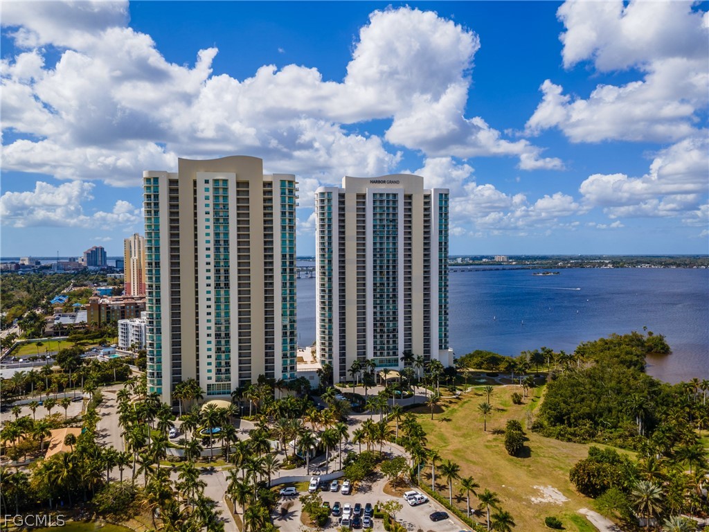 3000 Oasis Grand Boulevard #2405 Fort Myers FL 33916 2026011528 image1