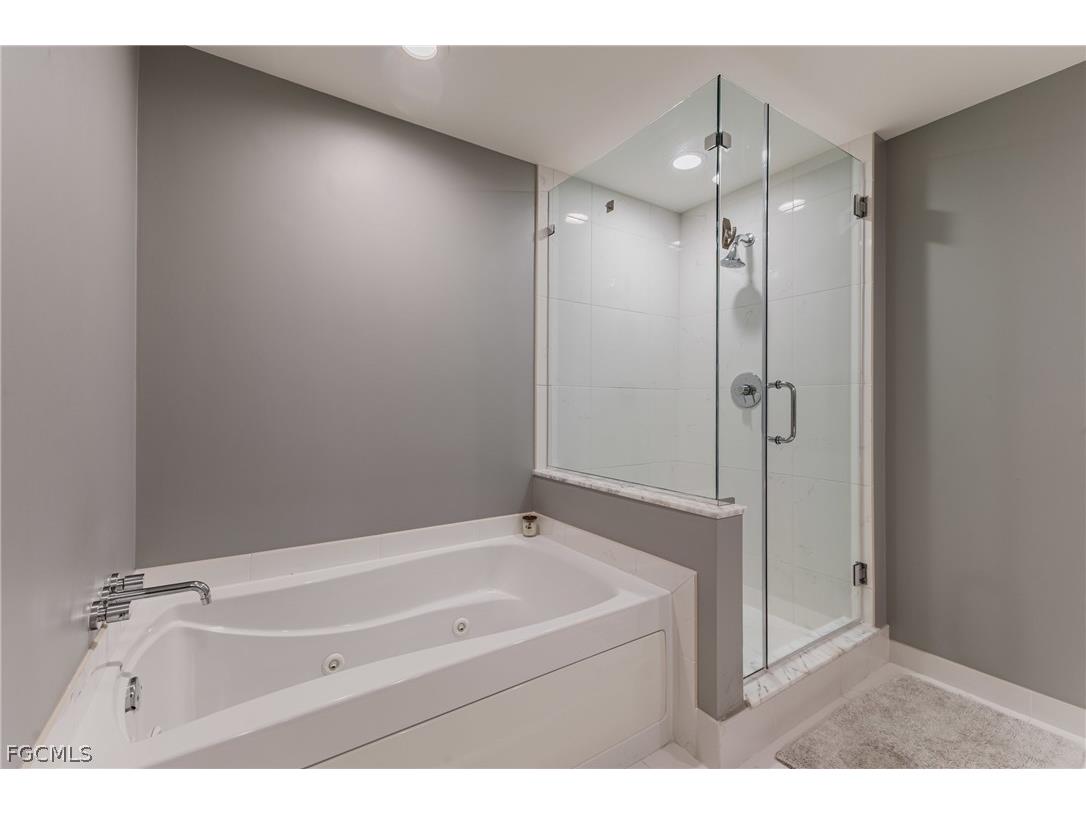 3000 Oasis Grand Boulevard #2405 Fort Myers FL 33916 2026011528 image16