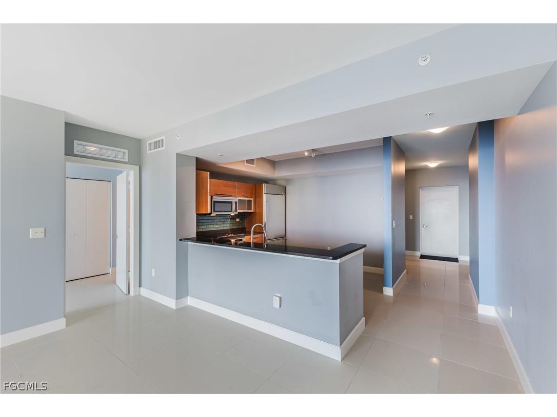 3000 Oasis Grand Boulevard #2405 Fort Myers FL 33916 2026011528 image5