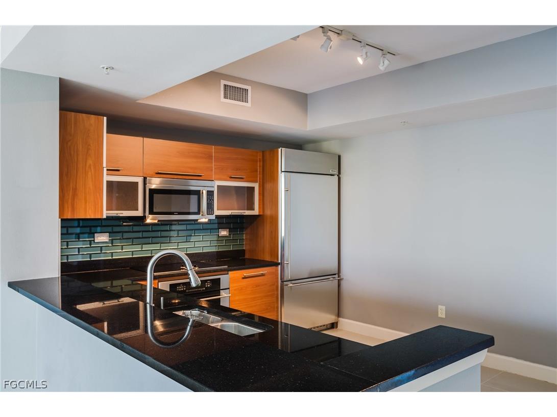 3000 Oasis Grand Boulevard #2405 Fort Myers FL 33916 2026011528 image6