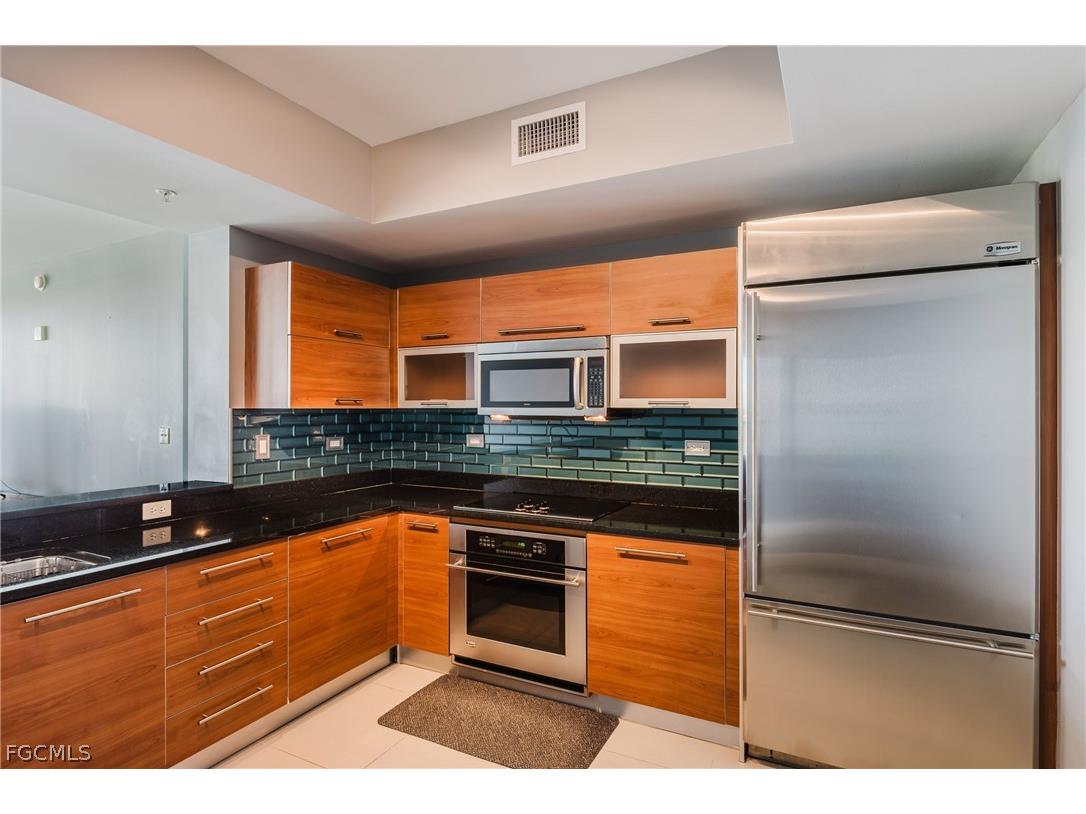 3000 Oasis Grand Boulevard #2405 Fort Myers FL 33916 2026011528 image7