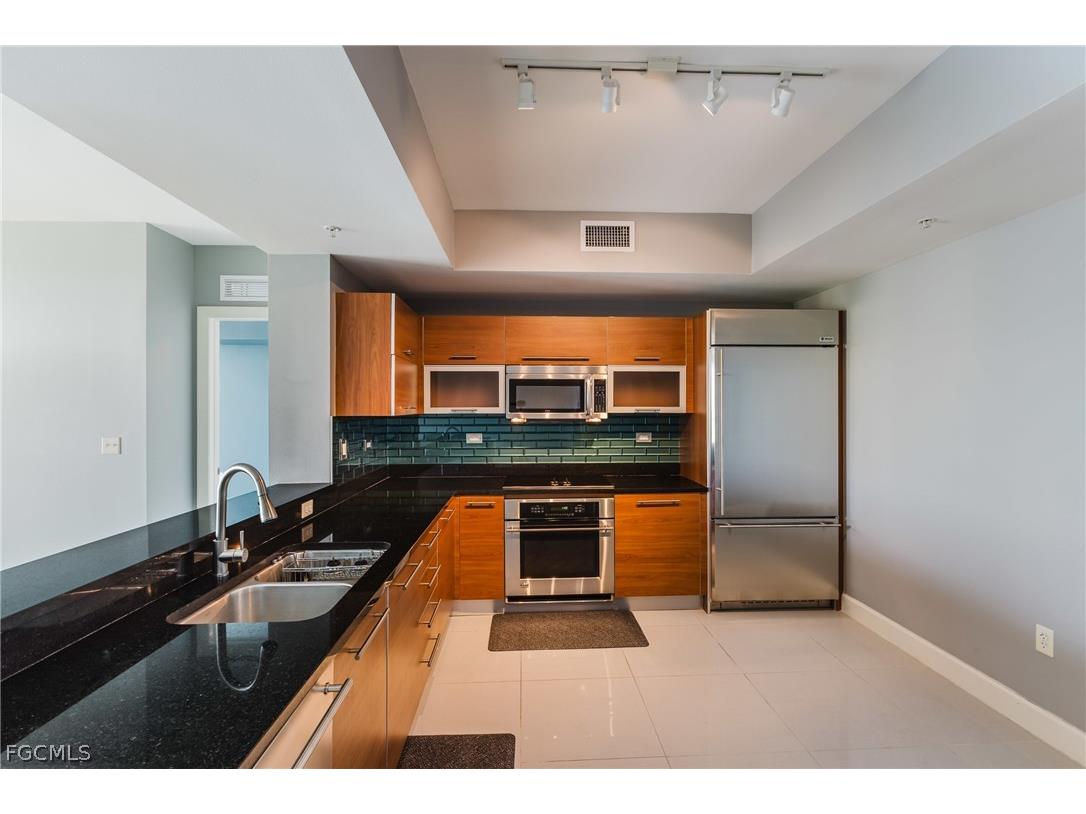 3000 Oasis Grand Boulevard #2405 Fort Myers FL 33916 2026011528 image9