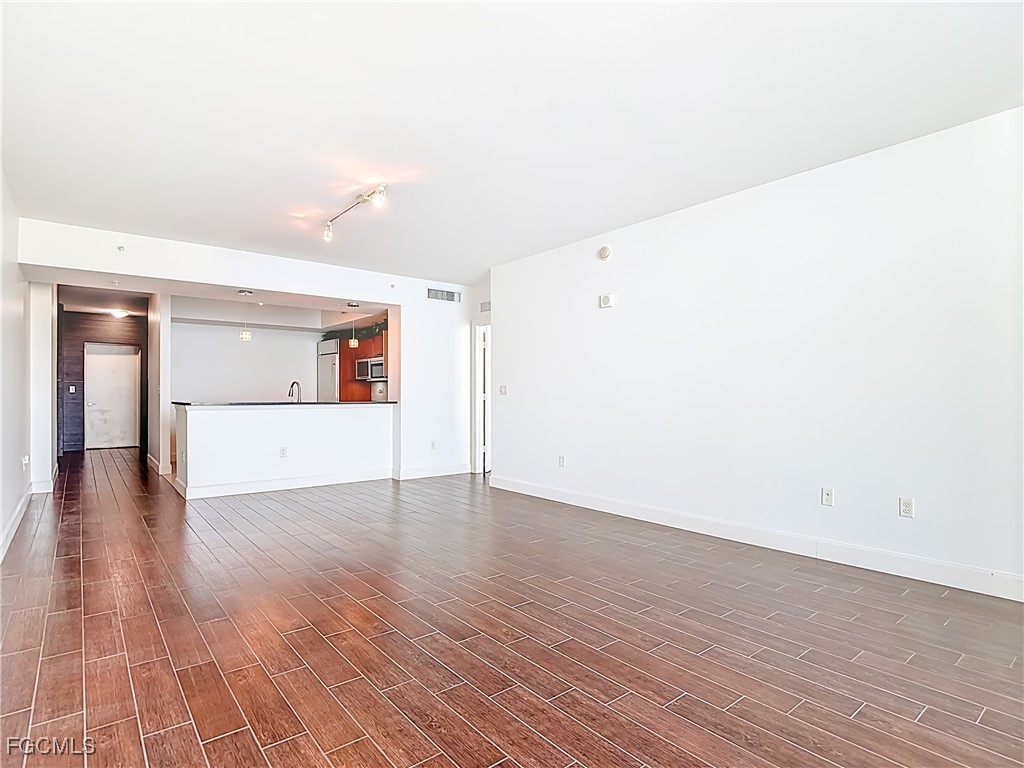 3000 Oasis Grand Boulevard #2604 Fort Myers FL 33916 2025018731 image11