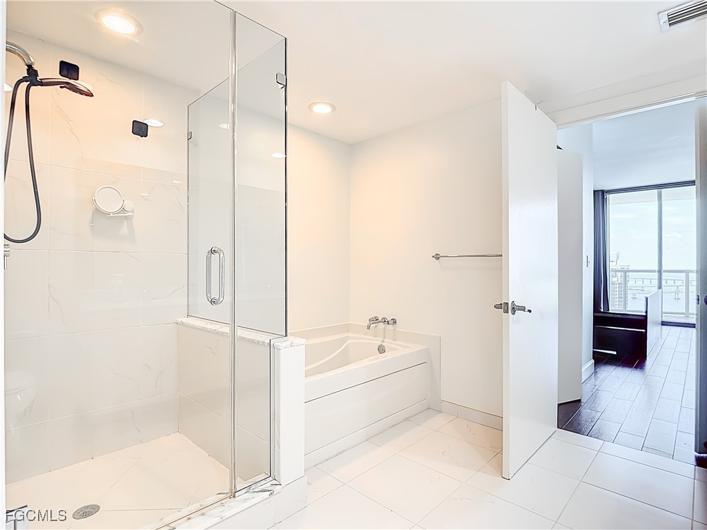 3000 Oasis Grand Boulevard #2604 Fort Myers FL 33916 2025018731 image20