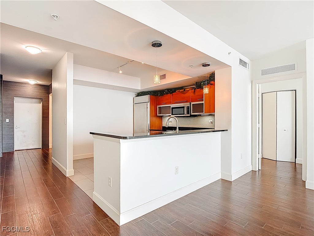 3000 Oasis Grand Boulevard #2604 Fort Myers FL 33916 2025018731 image8