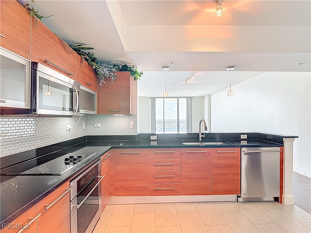 3000 Oasis Grand Boulevard #2604 Fort Myers FL 33916 2025018731 image9