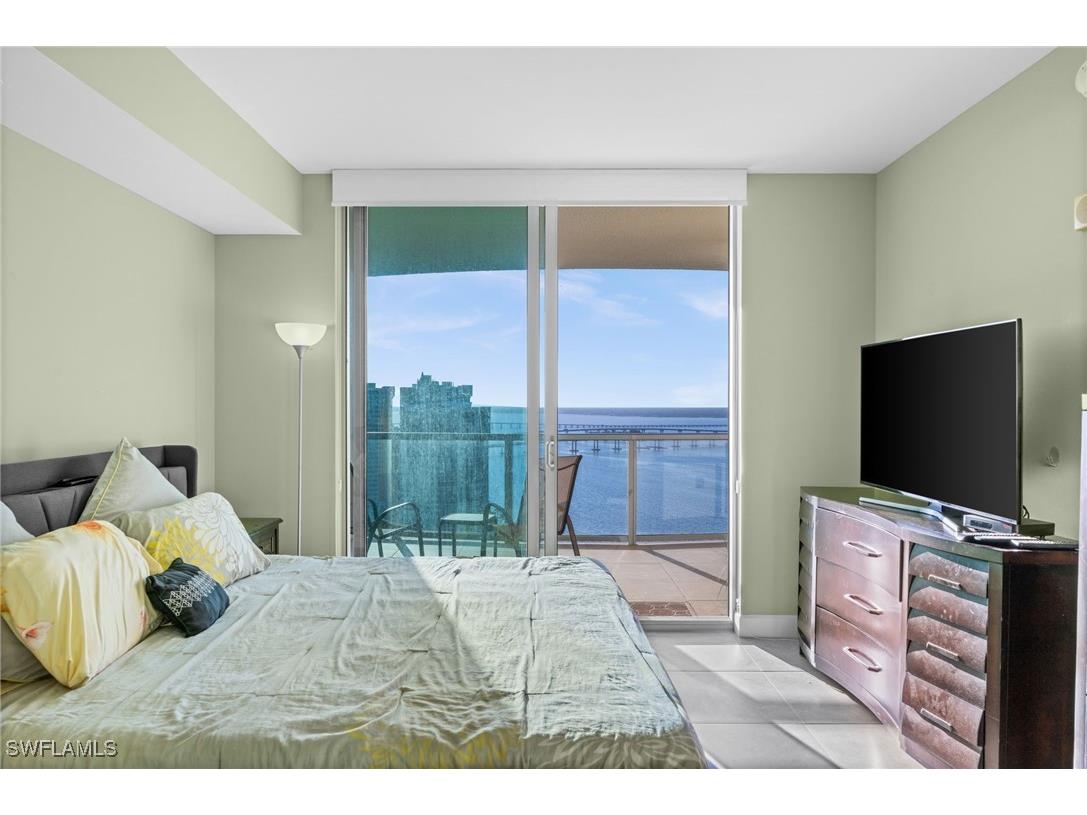 3000 Oasis Grand Boulevard #2702 Fort Myers FL 33916 225082400 image4