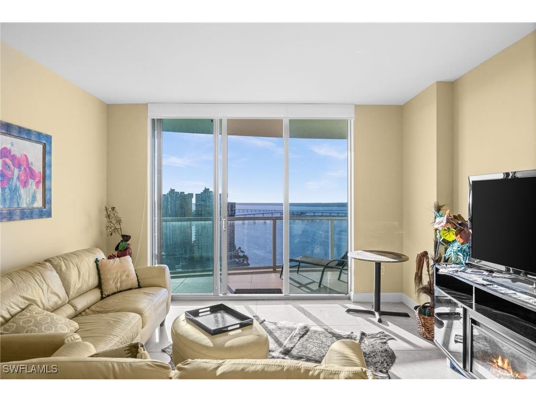 3000 Oasis Grand Boulevard #2702 Fort Myers FL 33916 225082400 image5