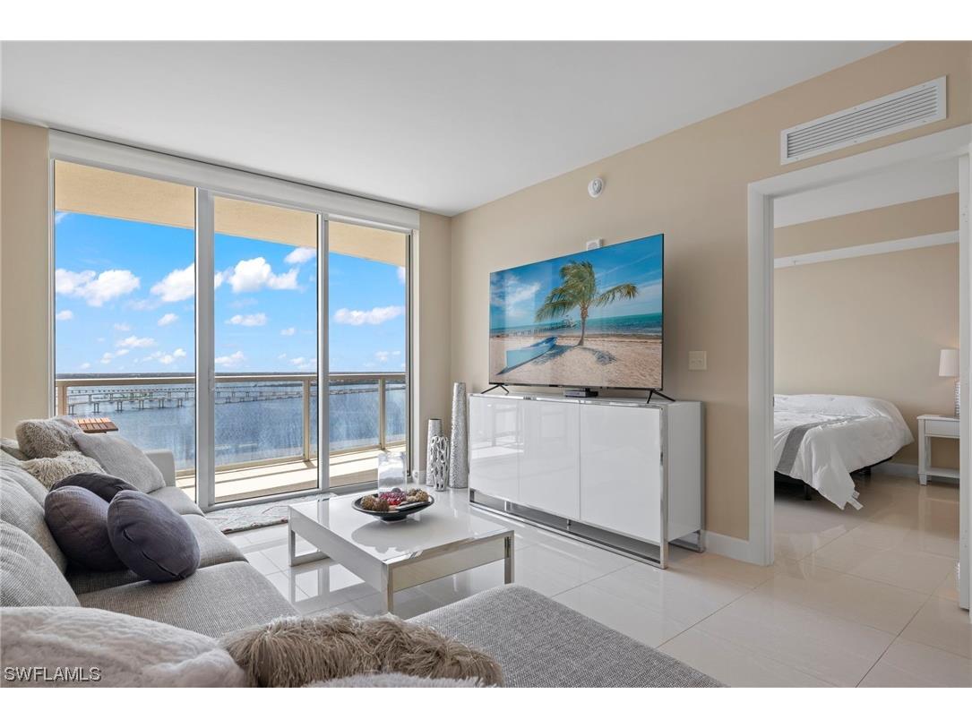 3000 Oasis Grand Boulevard #2706 Fort Myers FL 33916 223041662 image1