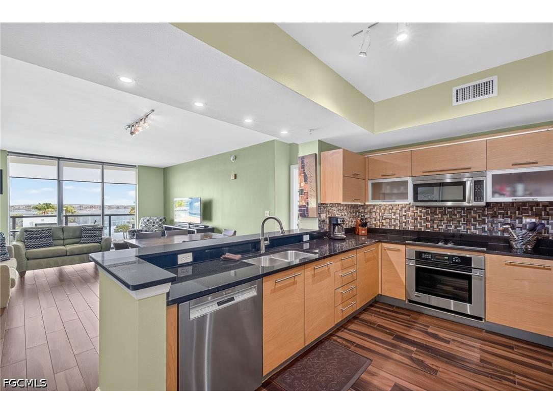 3000 Oasis Grand Boulevard #505 Fort Myers FL 33916 2026030519 image10