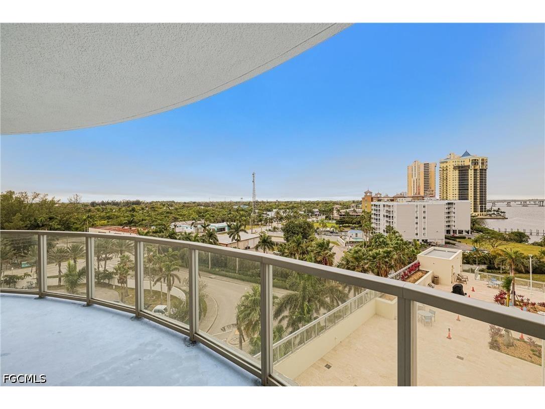 3000 Oasis Grand Boulevard #701 Fort Myers FL 33916 2026015620 image11