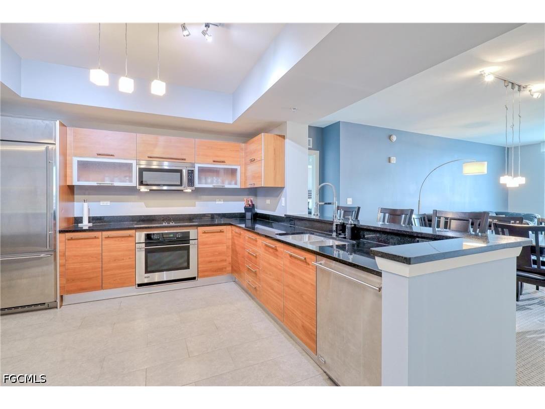 3000 Oasis Grand Boulevard #701 Fort Myers FL 33916 2026015620 image5