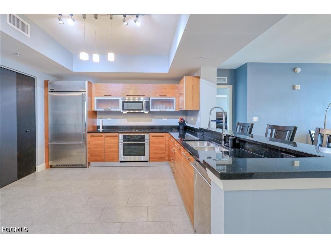 3000 Oasis Grand Boulevard #701 Fort Myers FL 33916 2026015620 image7