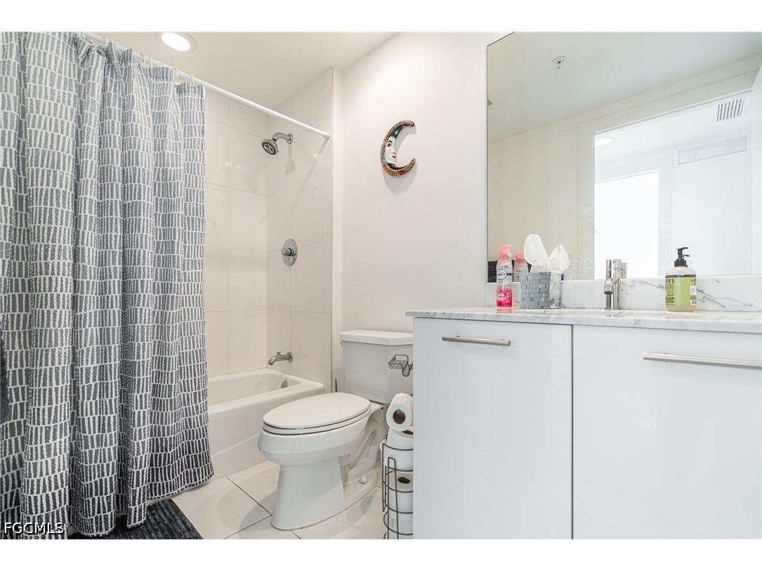 3000 Oasis Grand Boulevard #801 Fort Myers FL 33916 2026021017 image24