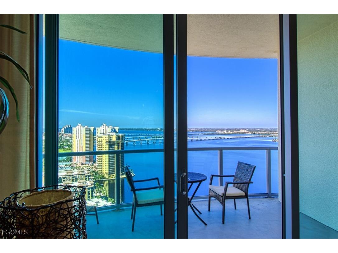 3000 Oasis Grand Boulevard Fort Myers FL 33916 2025001928 image15