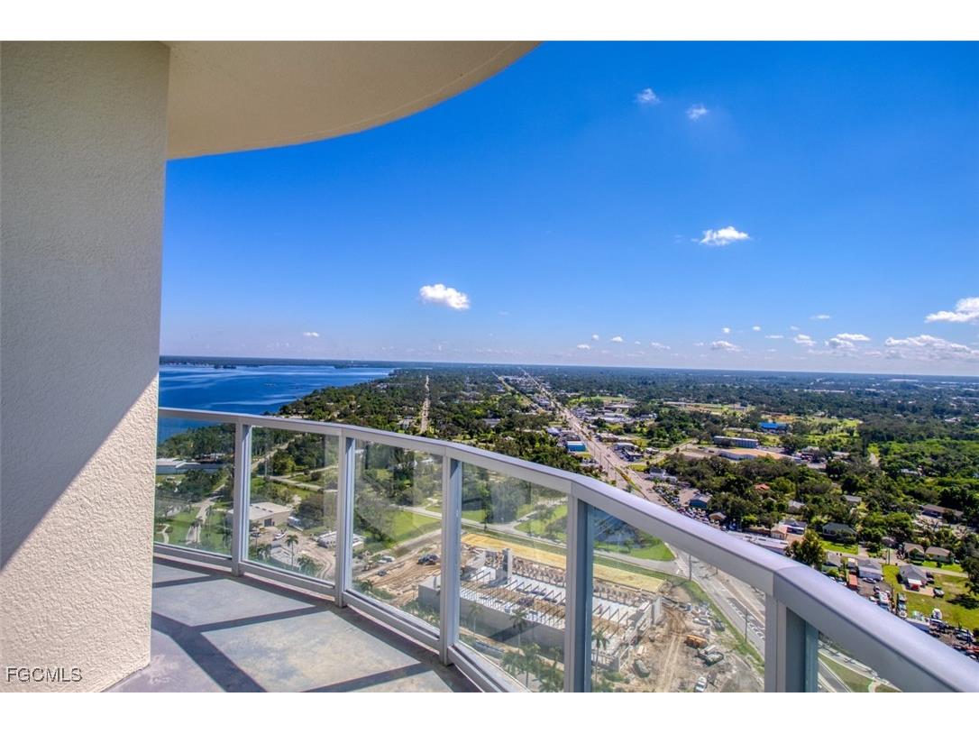 3000 Oasis Grand Boulevard Fort Myers FL 33916 2025001928 image39