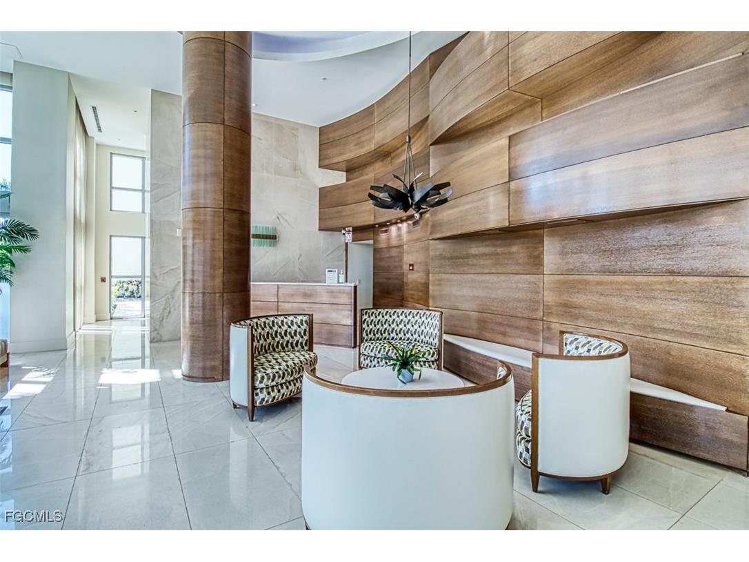 3000 Oasis Grand Boulevard Fort Myers FL 33916 2025001928 image5