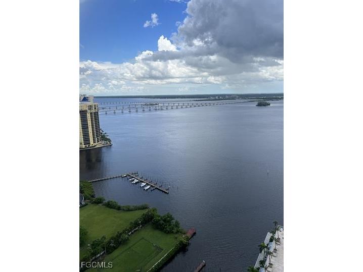 3000 Oasis Grand Boulevard Fort Myers FL 33916 2025005320 image1