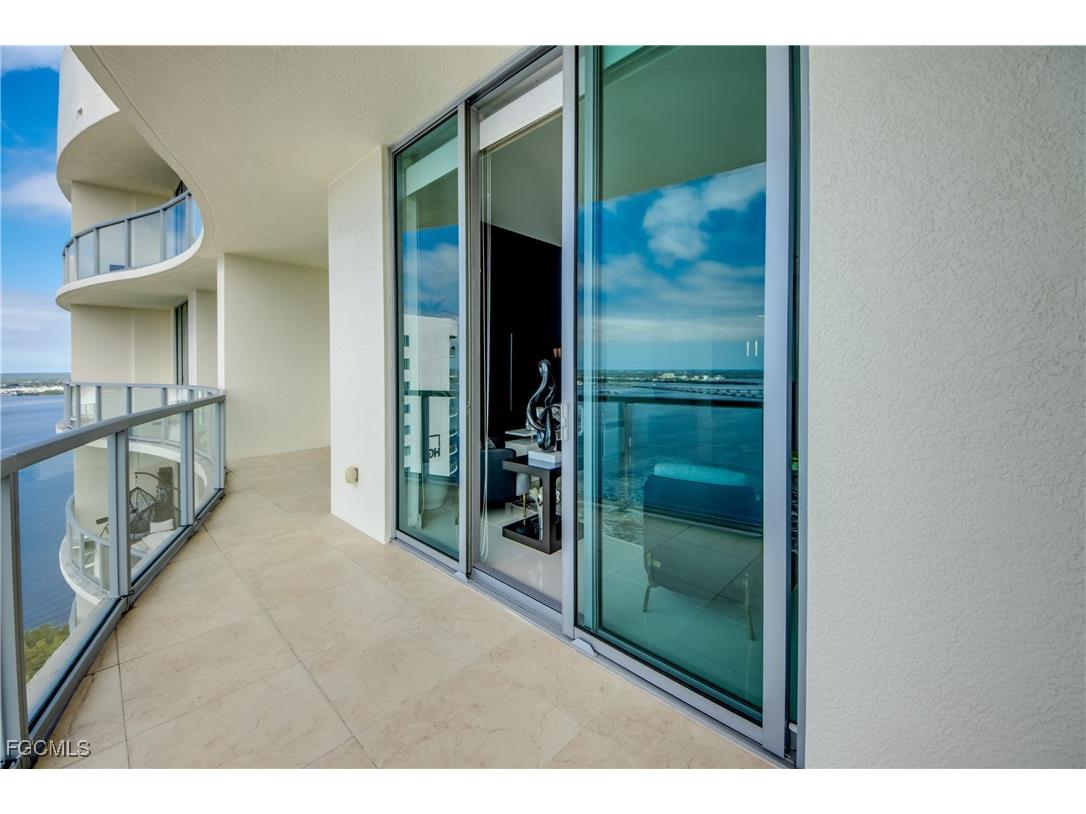 3000 Oasis Grand Boulevard #MPH3 Fort Myers FL 33916 2025016886 image18