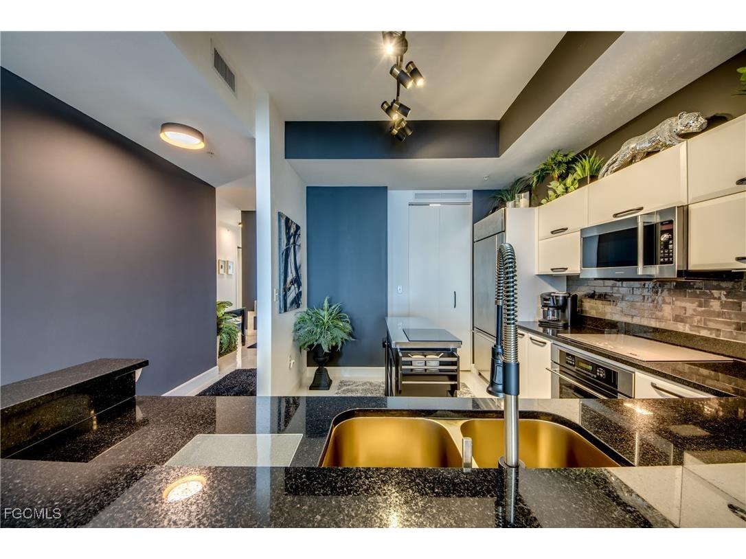 3000 Oasis Grand Boulevard #MPH3 Fort Myers FL 33916 2025016886 image41