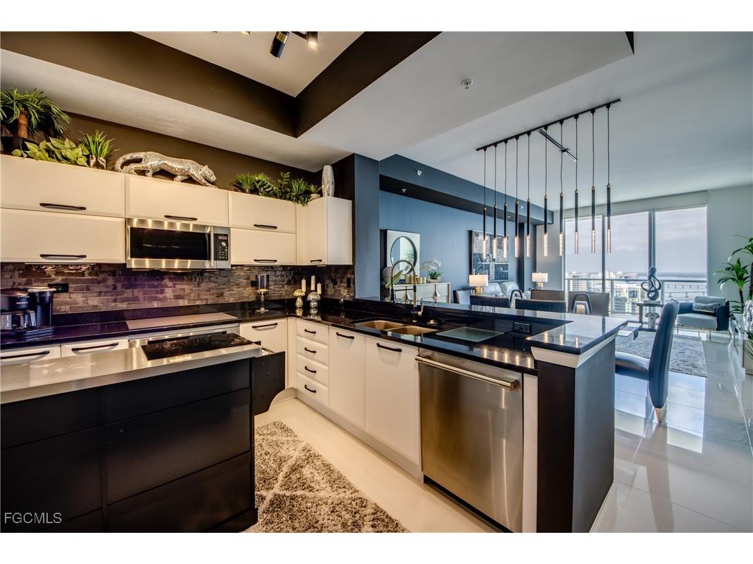 3000 Oasis Grand Boulevard #MPH3 Fort Myers FL 33916 2025016886 image44