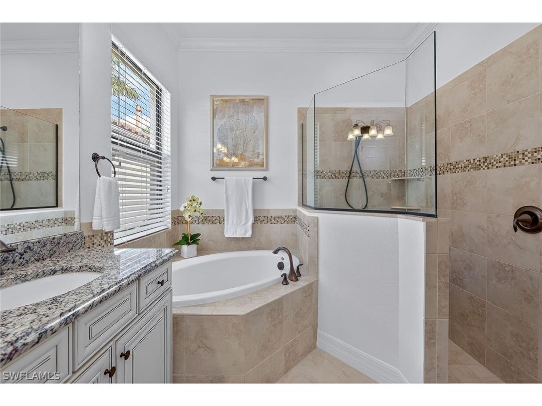 3001 Aviamar Circle Naples FL 34114 226010719 image14