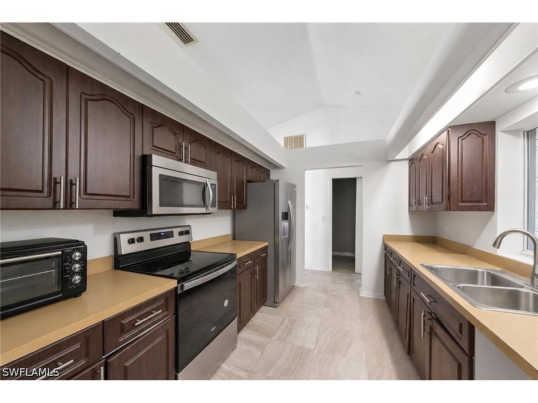 3001 SW 1st Place Cape Coral FL 33914 226025415 image7