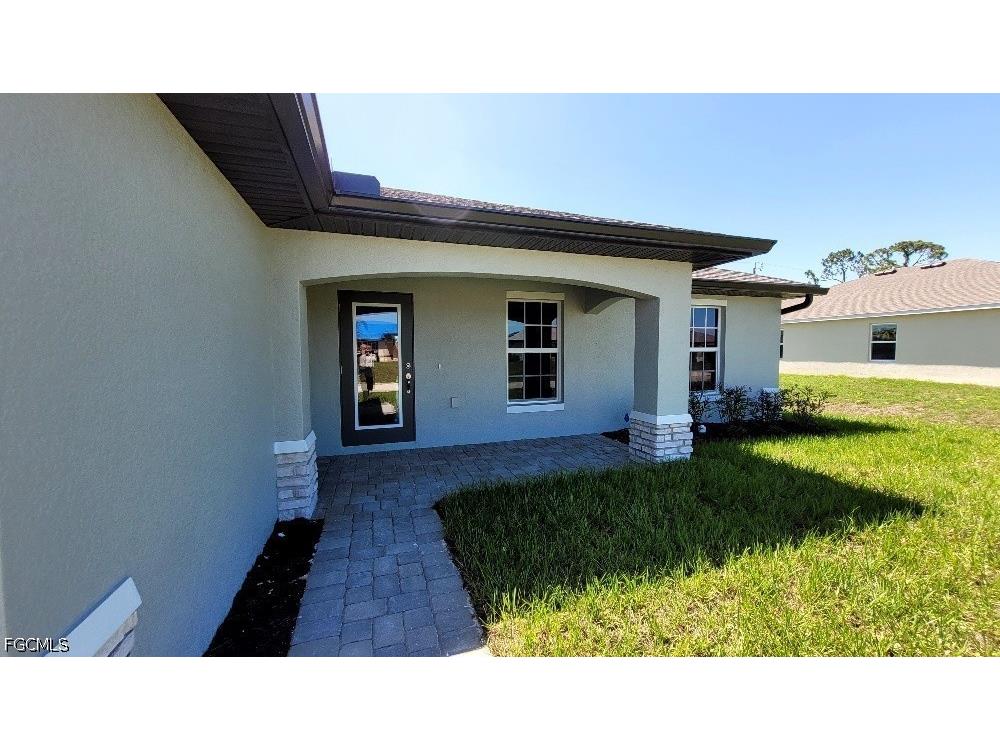 3002 NE 7th Avenue Cape Coral FL 33909 2026028636 image3