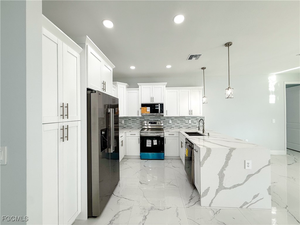 3003 20th Street SW Lehigh Acres FL 33976 2025012159 image8