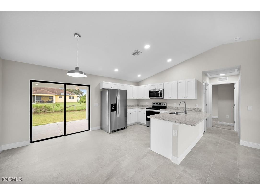 3003 70th Street W Lehigh Acres FL 33971 2025015031 image4