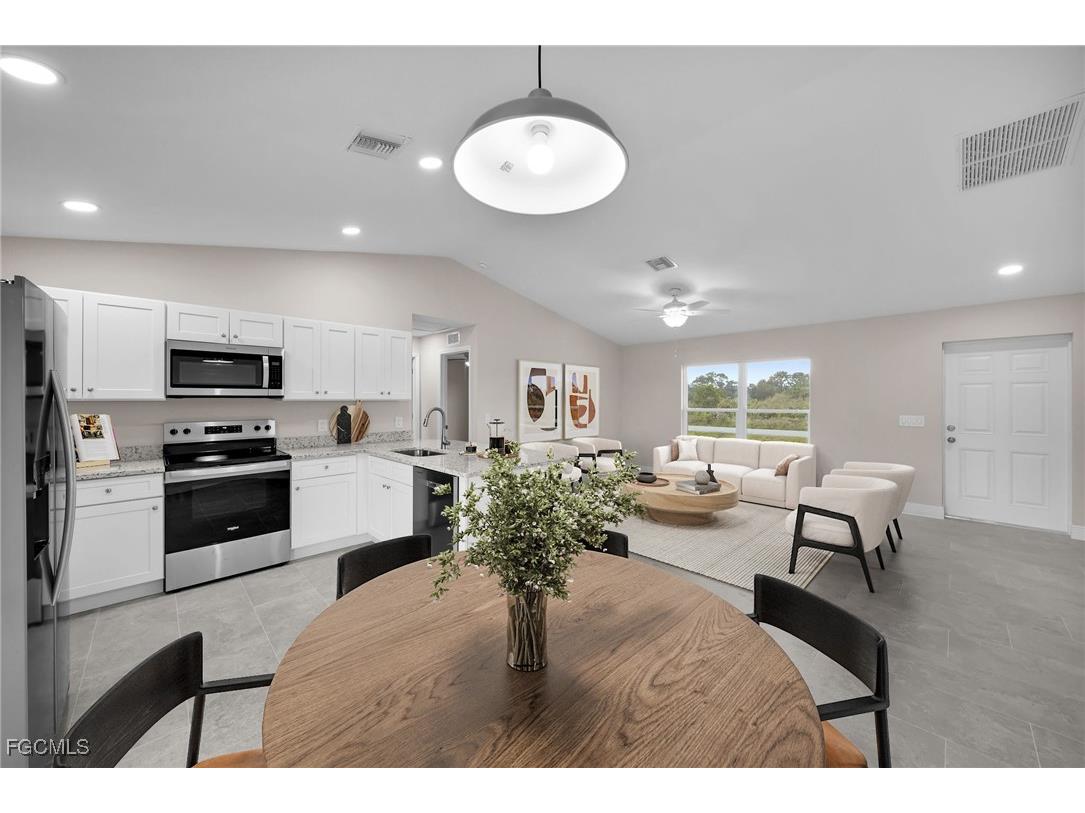 3003 70th Street W Lehigh Acres FL 33971 2025015031 image6