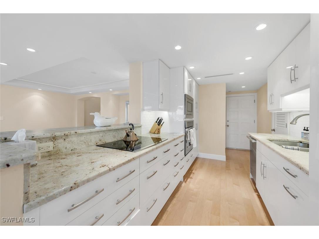 3003 Gulf Shore Boulevard N #404 Naples FL 34103 226003858 image9