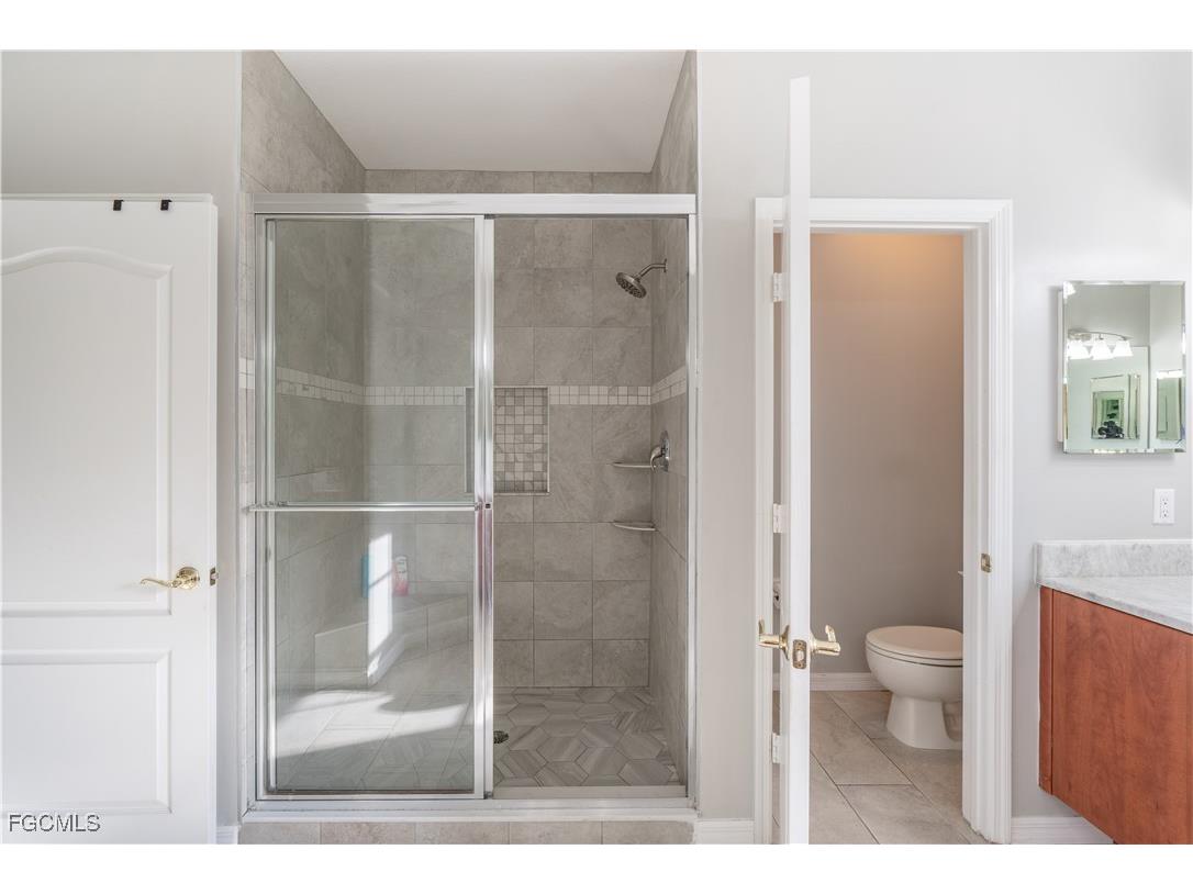 3003 Lake Manatee Court Cape Coral FL 33909 2025008498 image24