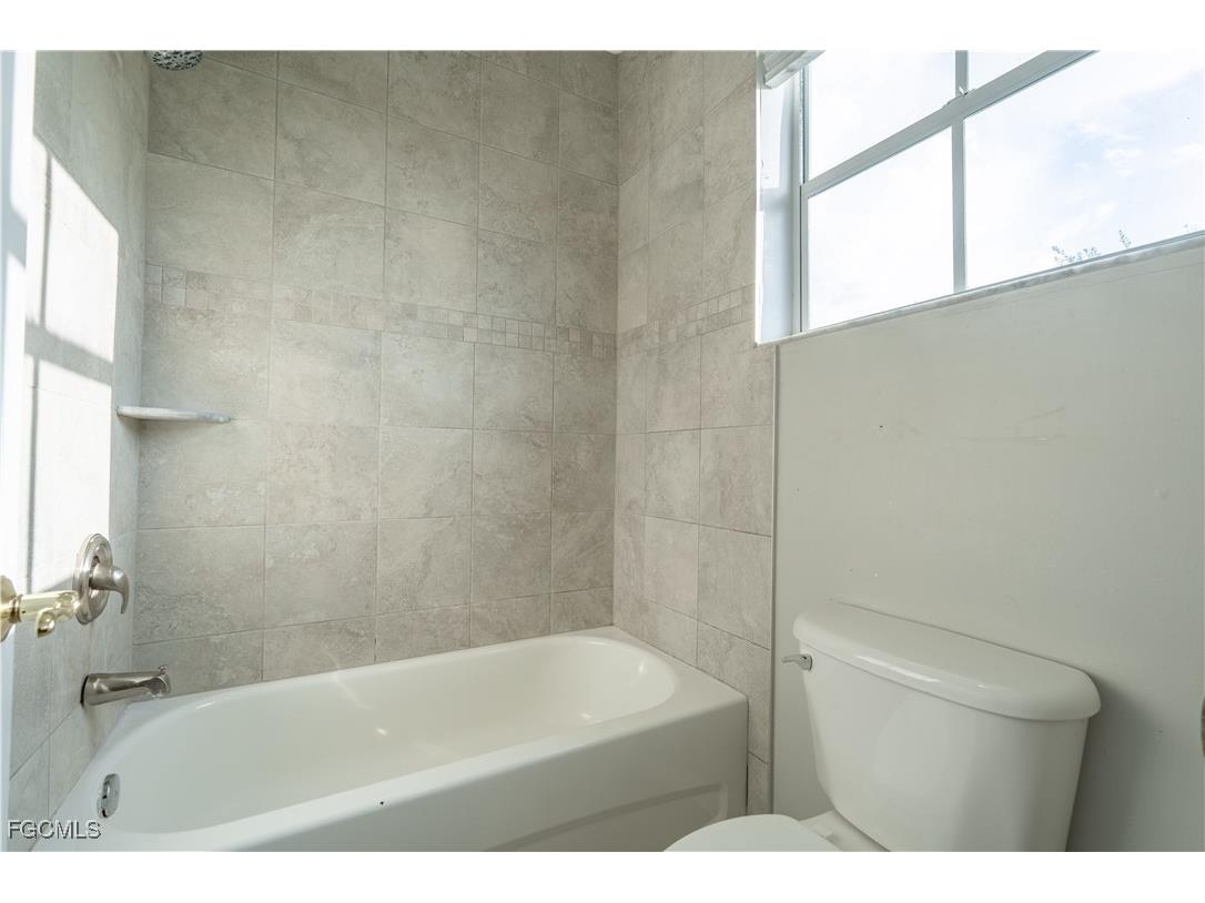 3003 Lake Manatee Court Cape Coral FL 33909 2025008498 image33