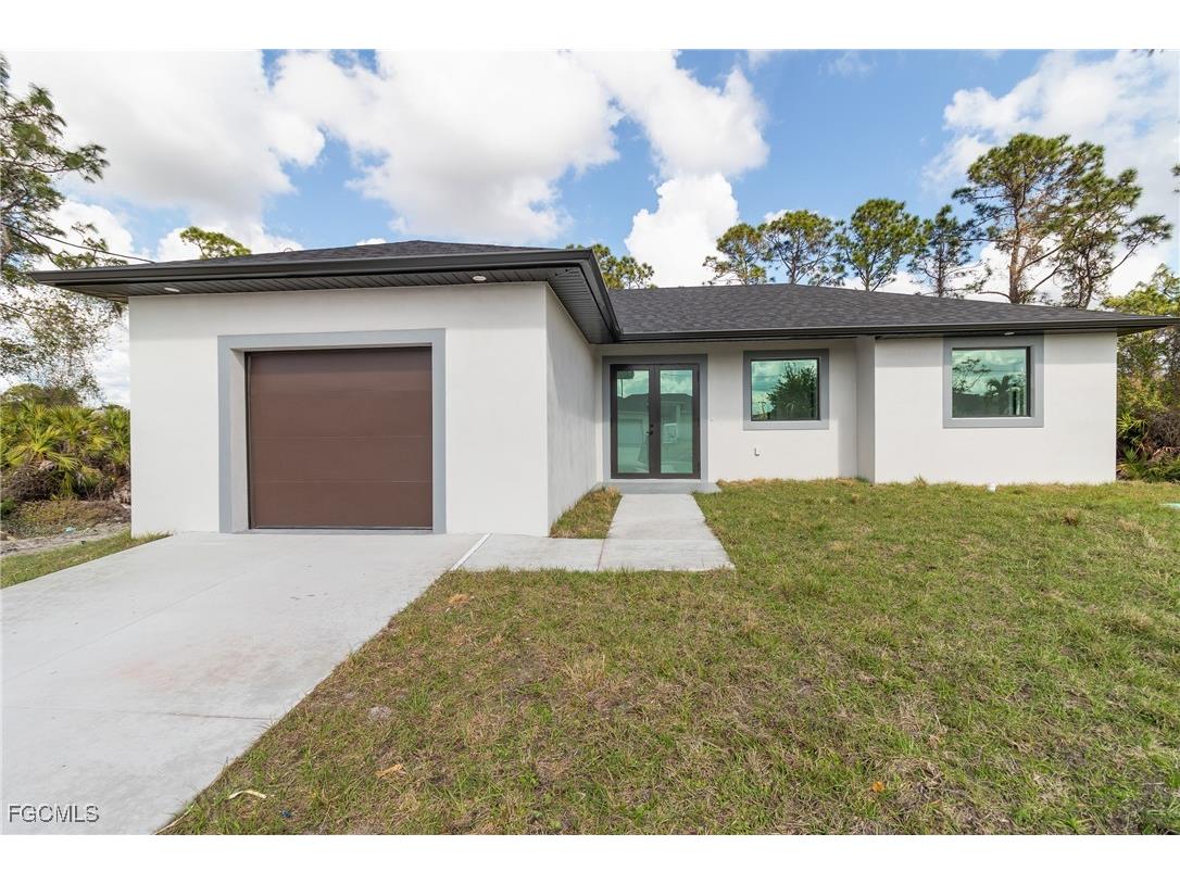 3004 2nd Street W Lehigh Acres FL 33971 2025013853 image1