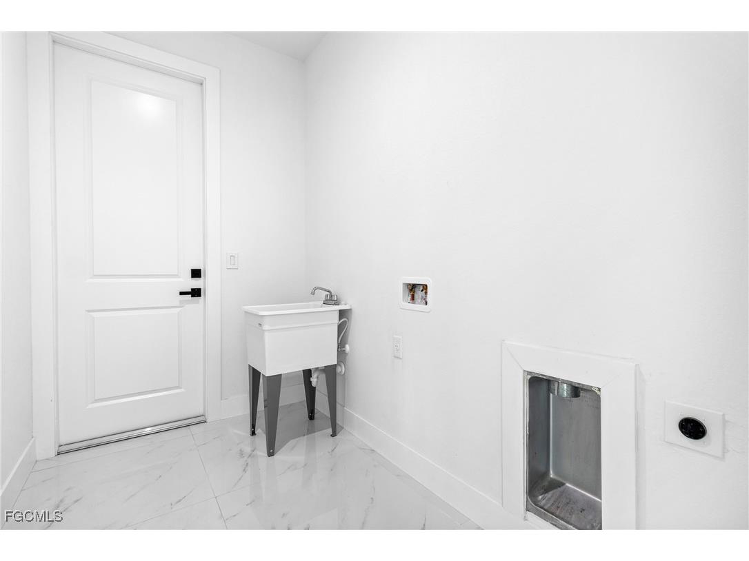 3004 2nd Street W Lehigh Acres FL 33971 2025013853 image4