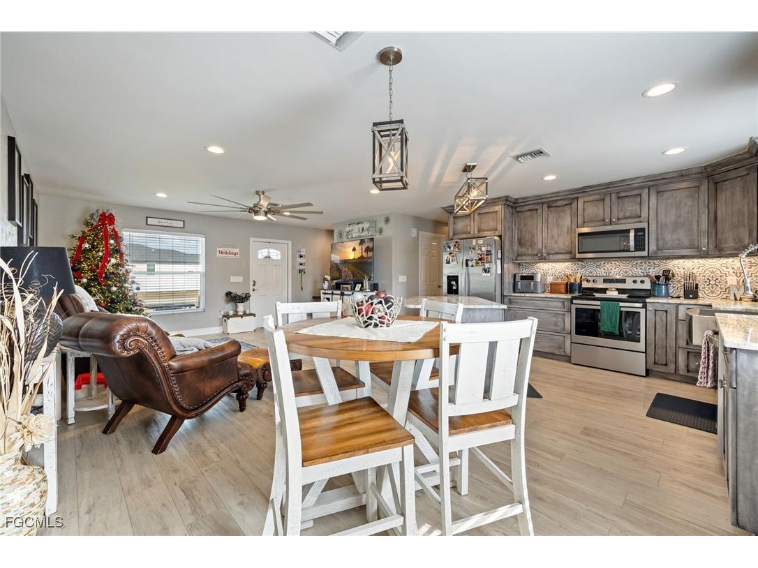 3004 W Briarwood Circle Labelle FL 33935 2025023395 image12